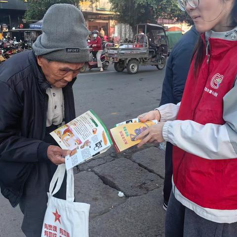 禁毒普法进社区，网格服务暖人心