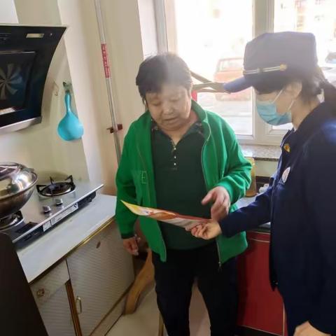 中旗大队走进独居老人住所开展消防安全宣传