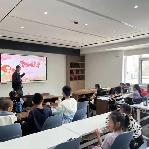 【六里山街道社区社会组织联合会】铁路玉函社区“花语传情，手作铭恩”母亲节活动顺利开展