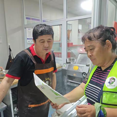 【六里山街道社区社会组织联合会】绿意行动·分类同行 | 铁路玉函社区携手志愿者，垃圾分类宣传进商铺、入万家！