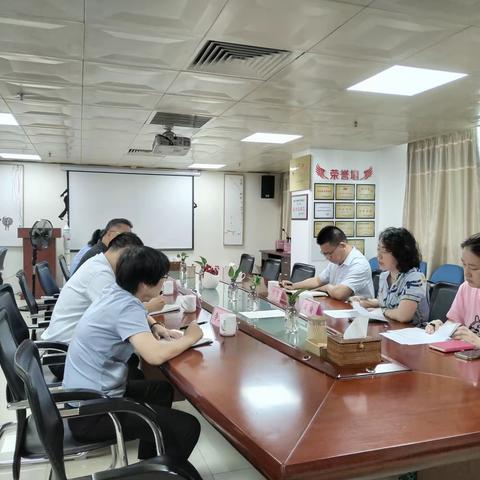 海垦实业公司到下属海垦物业公司开展档案管理工作调研