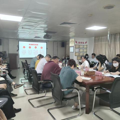 海垦实业公司到海垦物业公司讲授主题教育专题党课