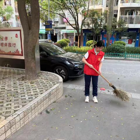 九龙城社区开展“护河爱水 清洁家园”志愿服务活动