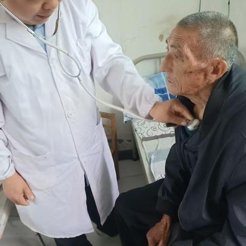 黎星：身残志坚行医路   仁心暖民赤子情