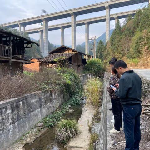 扎实做好巡河工作  守护河湖生态环境