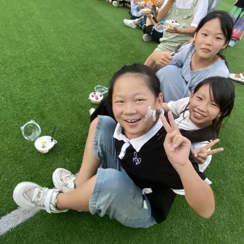 英才小学生日“演唱会”