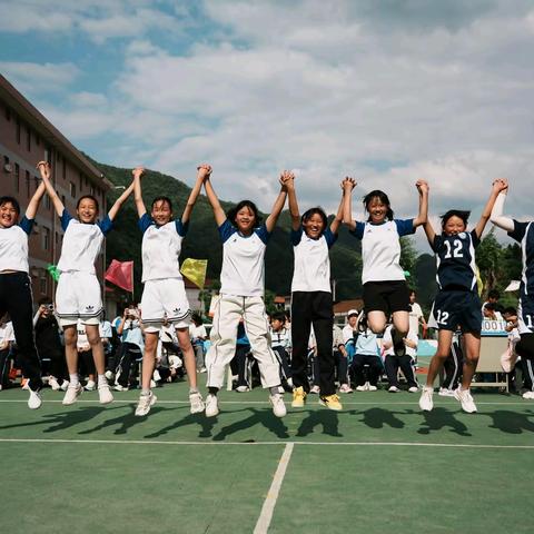 童心向党筑梦 五育并举树人 ——木王镇九年一贯制学校开展 ﻿庆“六一”系列活动