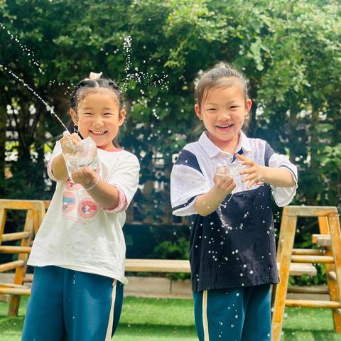 【游戏话成果】—大三班“好玩的塑料袋”