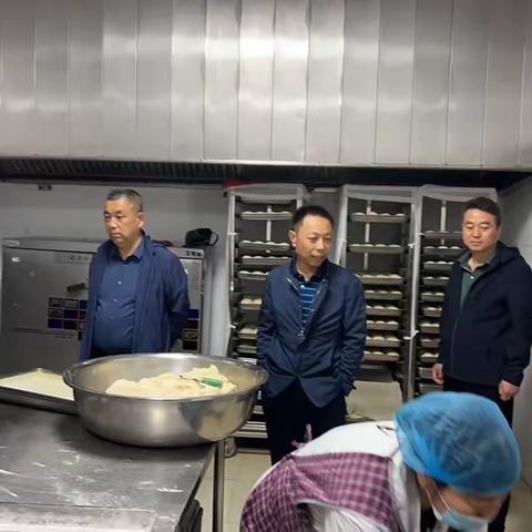 全面细致检查，确保学校食品安全