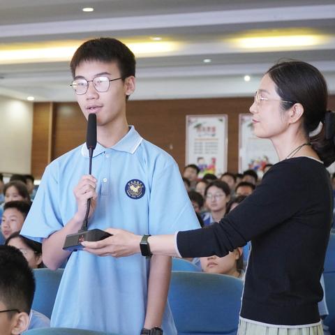 预防学生欺凌，拥抱积极心理——焦作市宇华实验学校开展防欺凌专题讲座