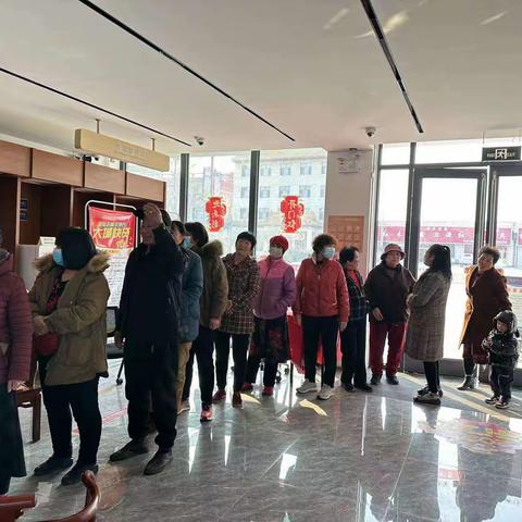 南赵扶支行开展厅堂营销活动