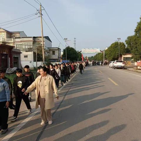 缤纷青春，励志远足——广天乡中心校远足活动侧记