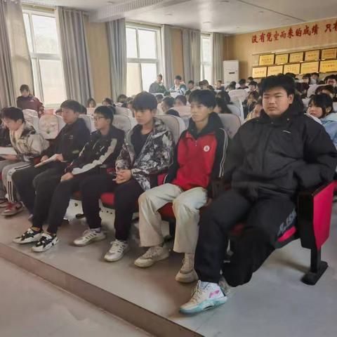 广天乡中心校召开期中考试表彰大会