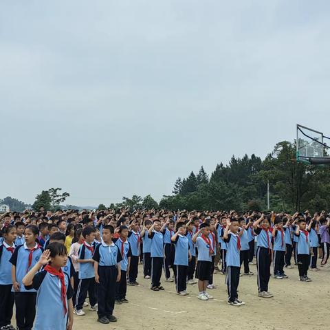 放飞童心·快乐成长—罗江镇学校小学校区庆“六一”暨入队仪式活动纪实