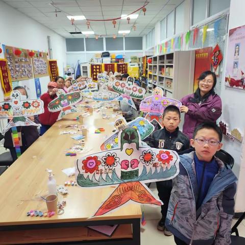 科育社区组织开展 “手绘纸鸢寄清明”活动