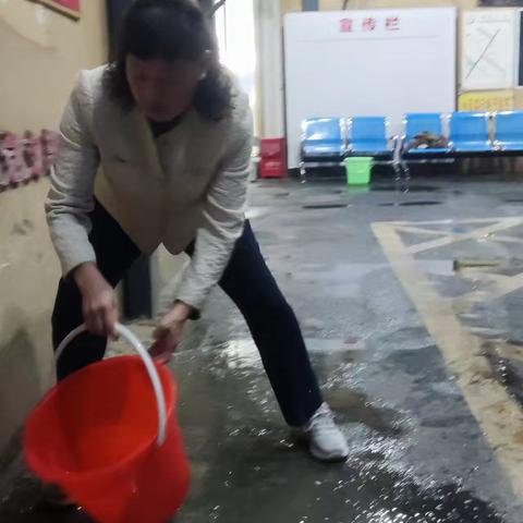 国庆焕新颜，邻里共温情！自治小组用行动点亮小区幸福