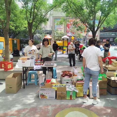 社区公益市集：民族团结的温暖纽带