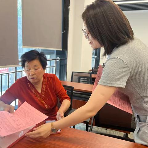 世茂中心北社区开展"银龄安康"宣传活动 织密老年健康保障网 ‍ ‍