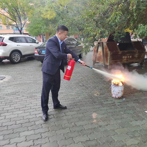 一八一团支行开展“庆中秋，迎国庆”消防应急演练及安全生产检查