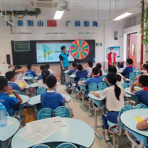 滨海社区开展禁毒知识进校园活动