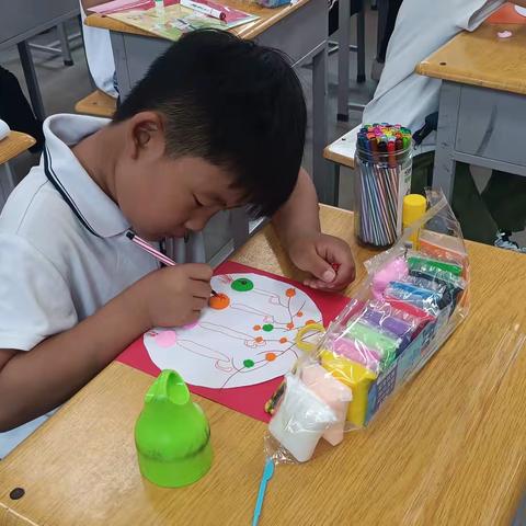 月圆人团圆  中秋共此时                —— 东峰小学中秋佳节简讯