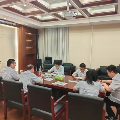 南阳分行刘文辉高级经理和周亚钦经理到南召支行参加二季度案防分析会