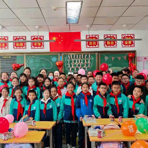灵蛇舞春童心聚 齐心励志平安行——记达拉特旗第十三小学四·五班春季学期开学活动
