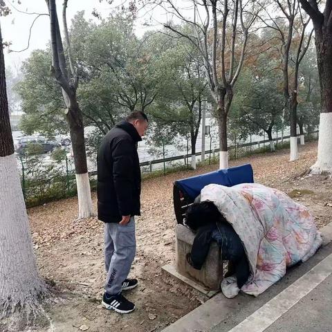 情暖冬日 爱暖人心—“暖心救助”流浪人员  让“爱”不再流浪