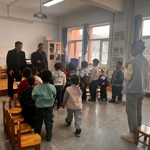 以“督”提质，以“导”促教——和平学区对响水学校开展教育教学常规督导