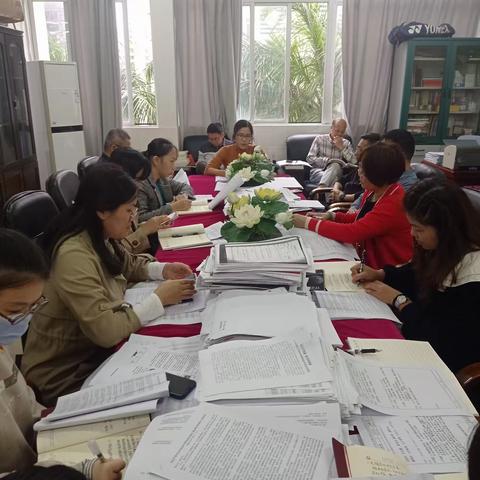 述职评议鼓干劲 踔厉奋发谱华章——记2024年1月海口四中第三党支部专题民主评议会