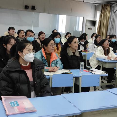 英语组集中收看教师“开学第一课”并开展教-学-评一体化”主题教研学习活动