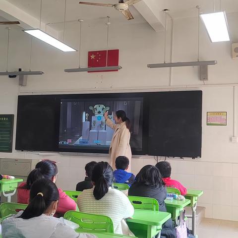 送教下乡促提升 奋力前行共成长