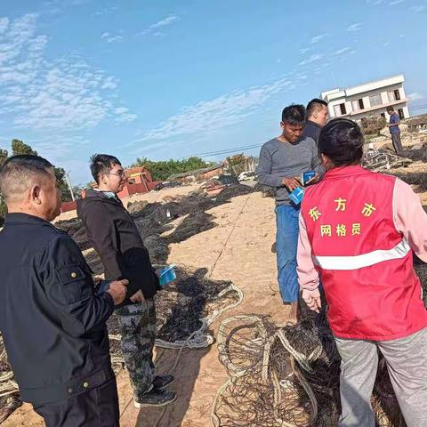 新龙镇新村开展“三无”船舶宣传