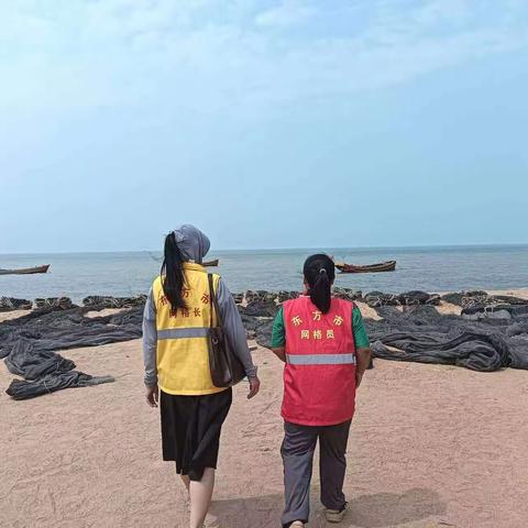 新龙镇新村网格员巡检海岸线