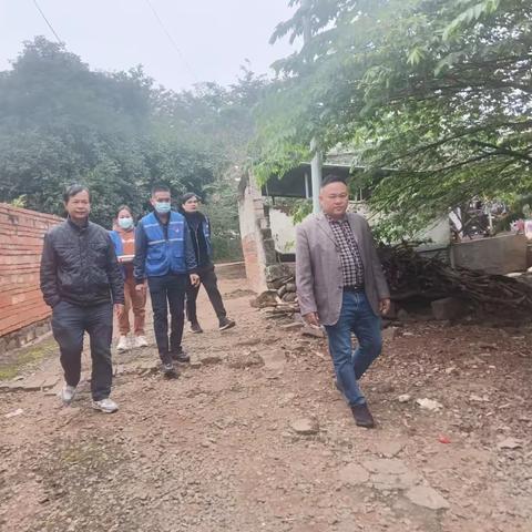 博厚镇加六村委会《冷风刺骨寒，暖心孤寡人》送温暖慰问活动