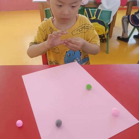 五陵镇中心幼儿园的简篇
