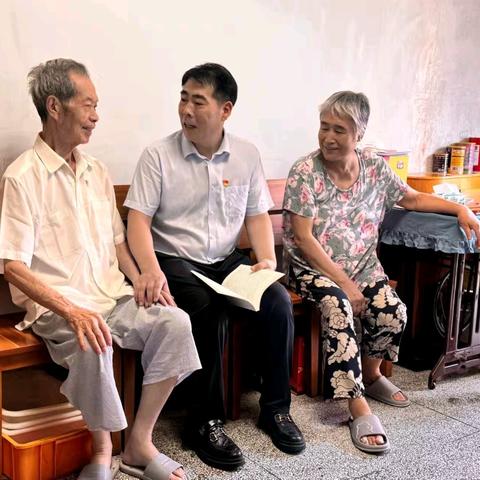 情暖八一·致敬老兵——昌明西路社区开展退役军人入户慰问活动
