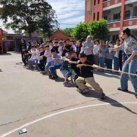 关爱学生，幸福成长／阳光运动，出彩童年——北漳小学迎六一趣味体育活动