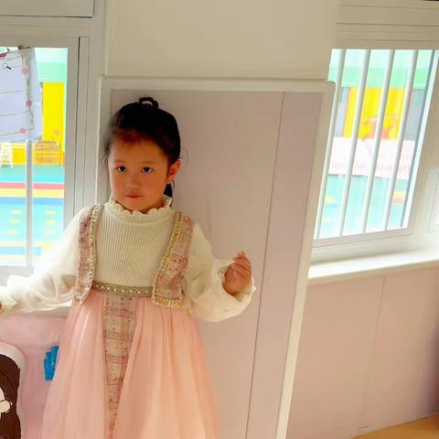 “梳”能生巧——榆林市妇联幼儿园中一班班本课程活动