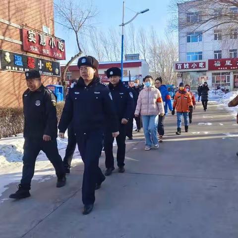 【善治红兴隆】康定社区党支部与共建单位红兴隆医院保卫科联合开展“护航两会”治安巡逻活动