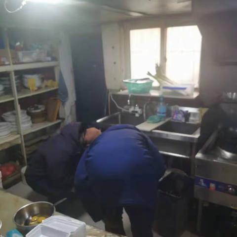 区商务局组织开展餐饮单位燃气安全专项检查
