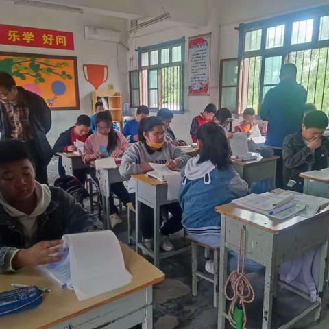 作业检查见真功  落实常规提质量—— 屯铺小学作业检查活动