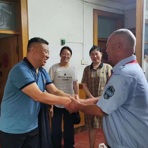走访慰问老党员 组织关怀暖人心——梁苑街道走访慰问在党50年老党员