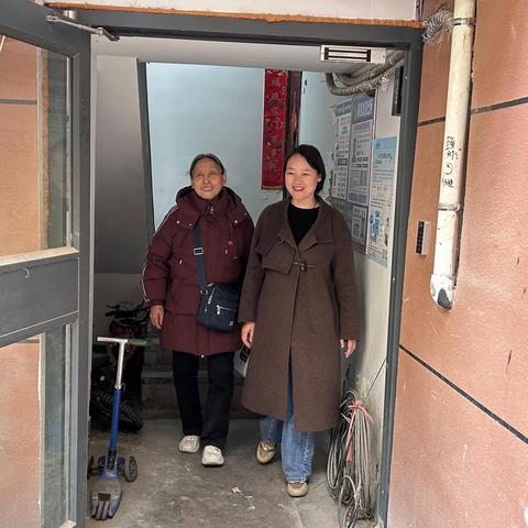 【红色等驾坡】建工路社区开展“情暖夕阳 爱满社区”走访慰问老人活动