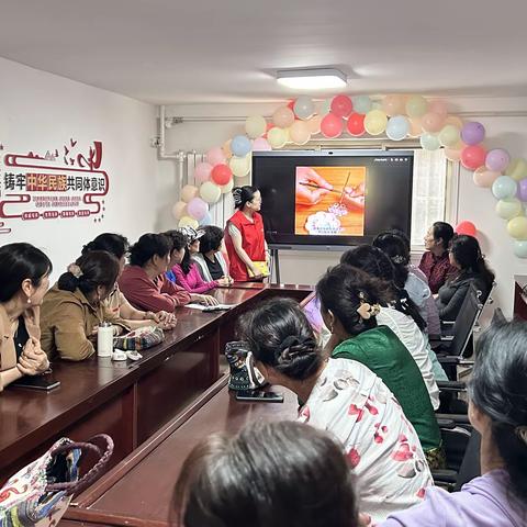 【红色等驾坡】等驾坡街道建工路社区“指尖传承·母爱生辉”母亲节非遗螺钿手工活动