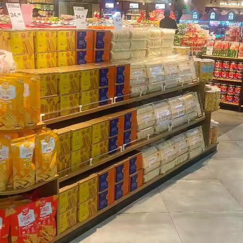 江夏店自由品牌堆码端头及重点类别货架陈列