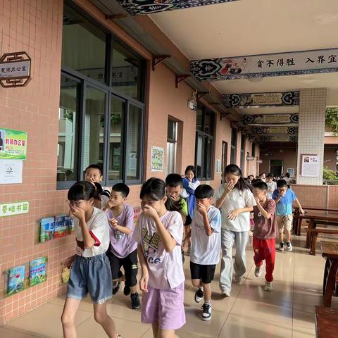 生命没有彩排  防患在未 “燃” ——黄圃镇大岑小学举行2025年6月份消防安全紧急疏散演练