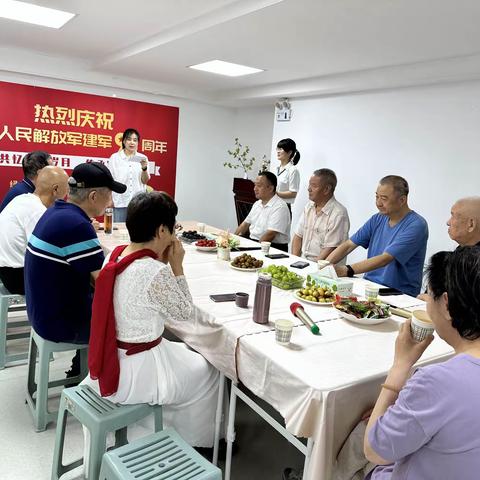 “共忆军旅岁月 传承军人精神”——绿地世纪城社区开展“八一”建军节军民联欢活动