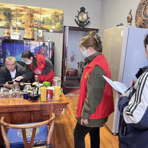 【兴百年工业 展时代芳华】朝阳街第一社区组织开展“信易贷”注册活动