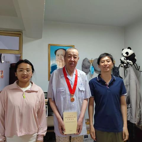 【兴百年工业 展时代芳华】朝阳街第一社区开展“七一”慰问老党员 传承党情暖活动
